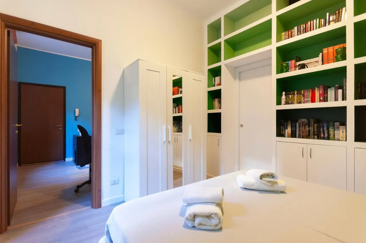 Casa Monet - 10 Minuti Dal Duomo Apartment Milan Italy